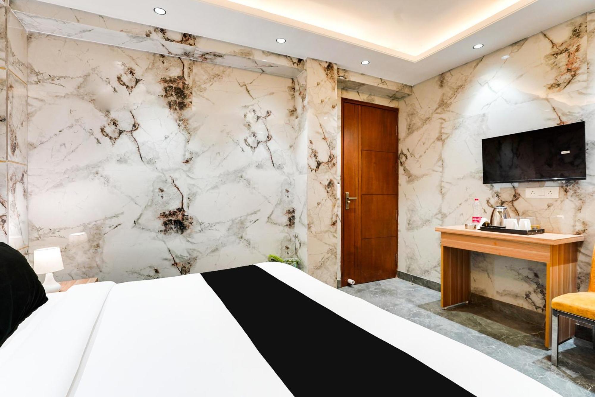 Hotel O Royal 3*