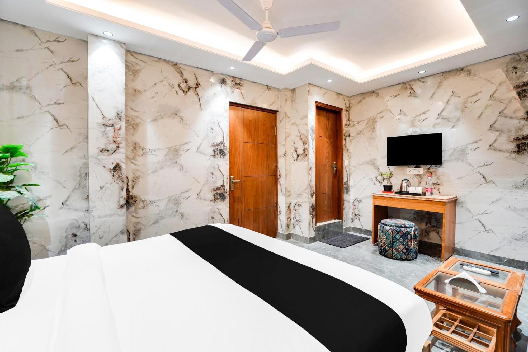 O Royal Hotel New Delhi