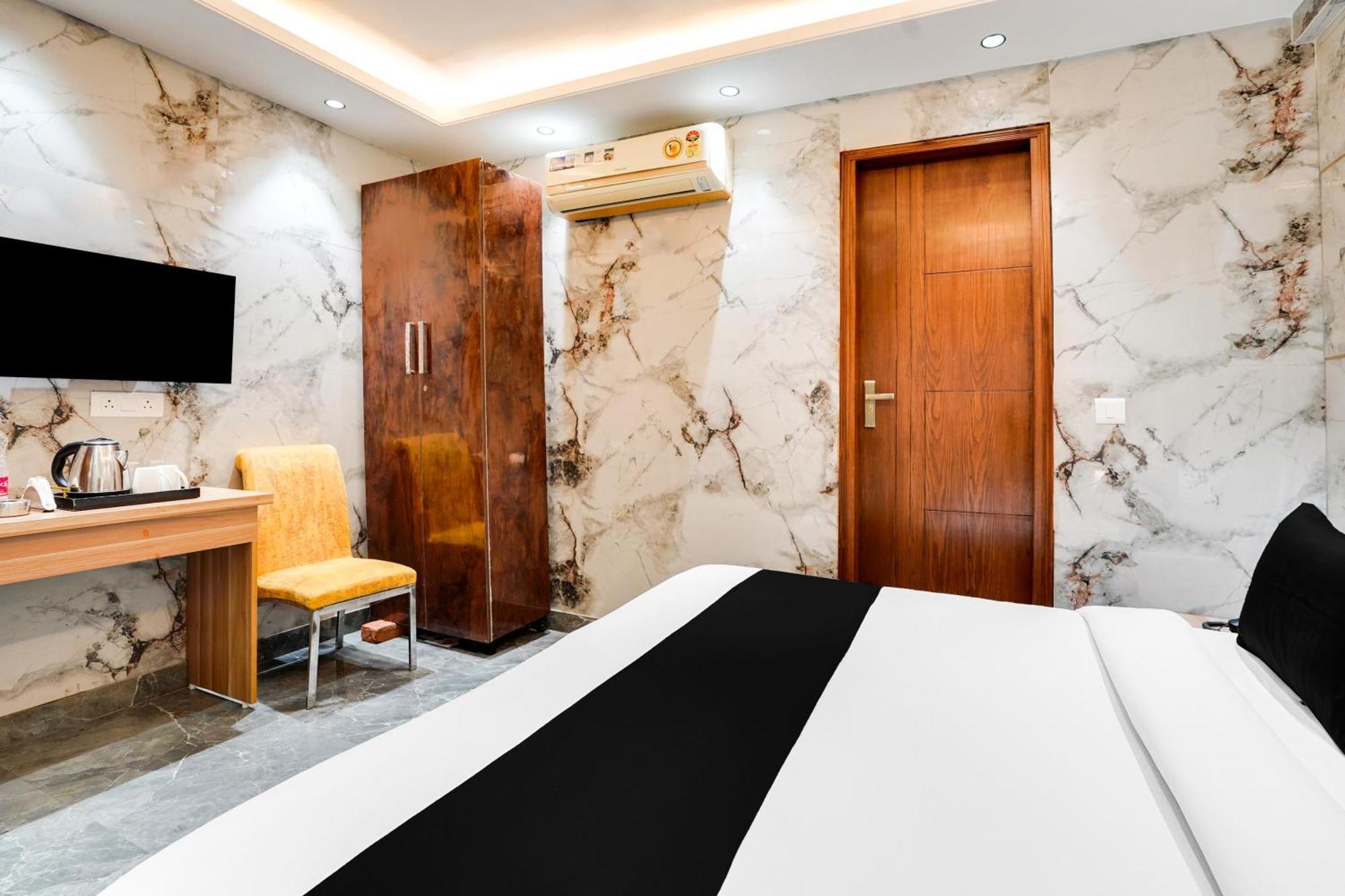 Hotel O Royal 3*